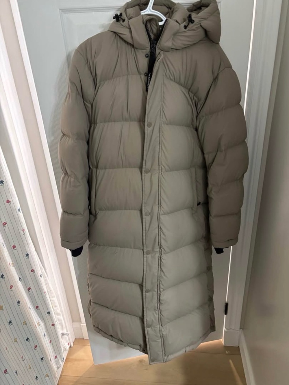 Aritzia Super Puff Long